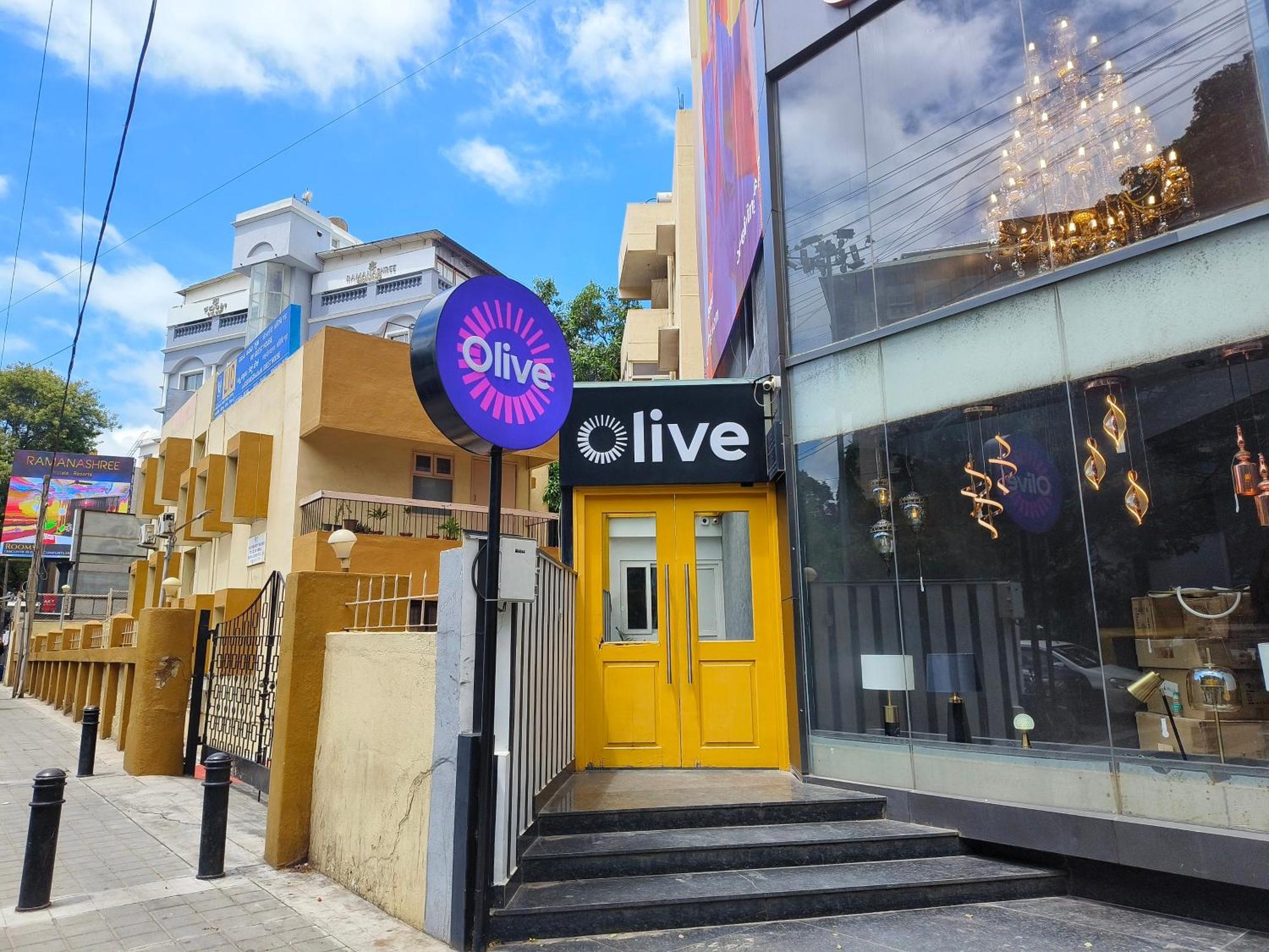 Hotel Olive Zip Richmond Circle By Embassy Group 3*